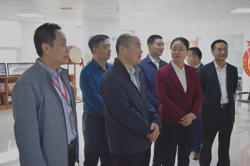 熱烈歡迎河南省委統(tǒng)戰(zhàn)部副部長梁險峰一行蒞臨安陽青峰網(wǎng)絡(luò)調(diào)研社會階層工作！